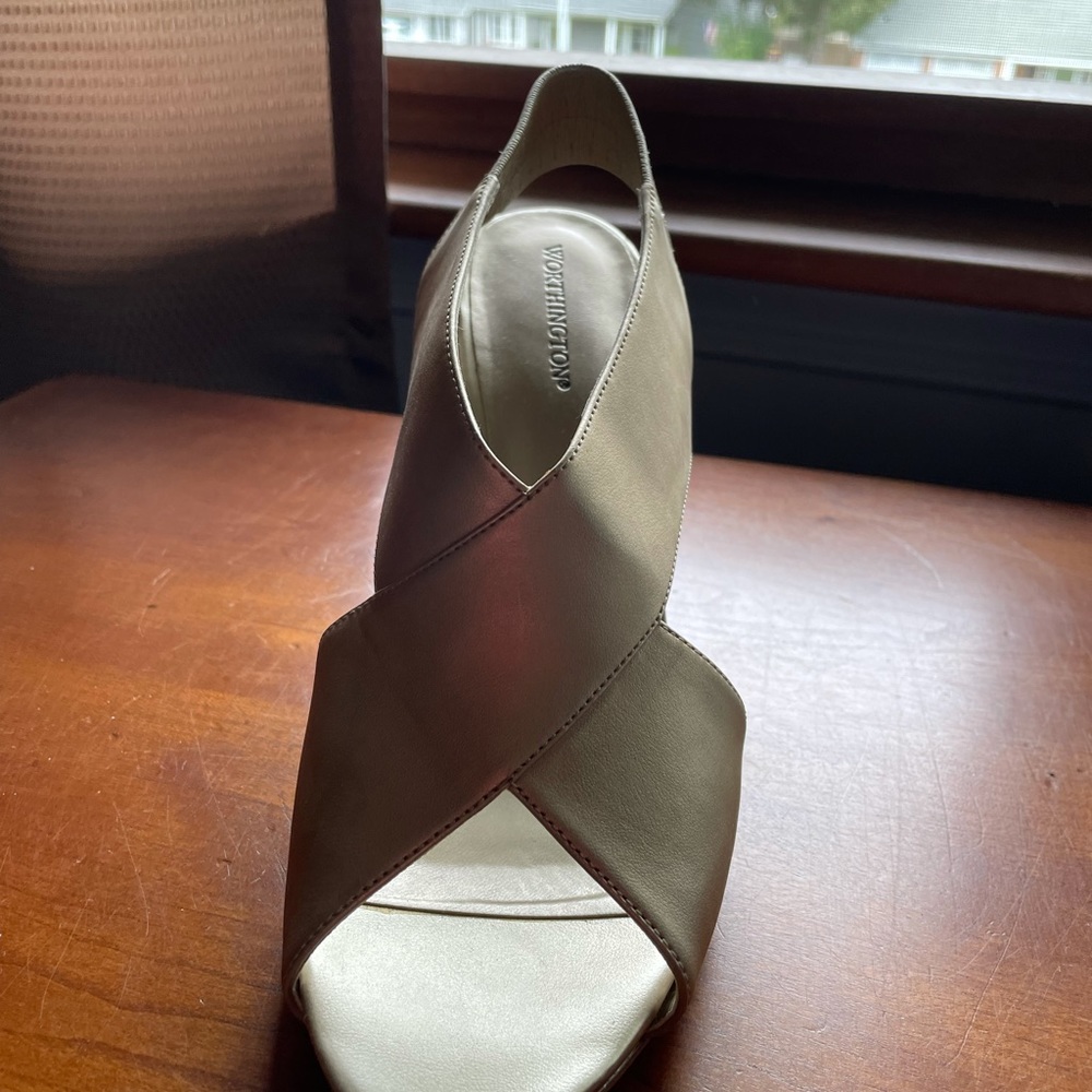 Shoes - Picture 3 of 4
